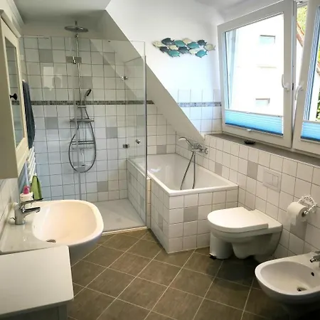 Homestay Appartementhaus Mit Meerblick Und Balkon In Goehren Hmli Goehren (Ruegen)
