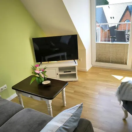 Appartementhaus Mit Meerblick Und Balkon In Hmli *