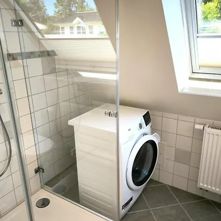 Alloggio in famiglia Appartementhaus Mit Meerblick Und Balkon In Hmli