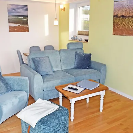 Homestay Appartementhaus Mit Meerblick Und Balkon In Goehren Hmli