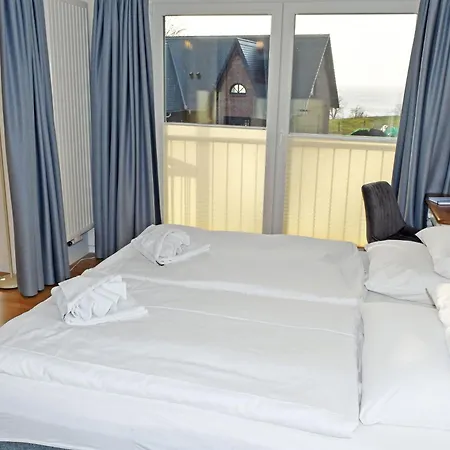 Homestay Appartementhaus Mit Meerblick Und Balkon In Goehren Hmli Goehren (Ruegen)