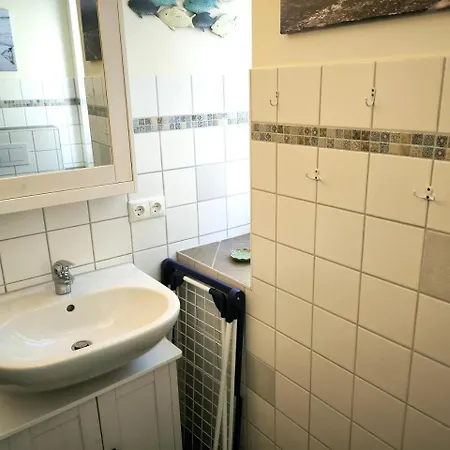 Alloggio in famiglia Appartementhaus Mit Meerblick Und Balkon In Hmli Goehren (Ruegen)