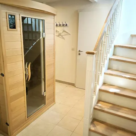 Alloggio in famiglia Appartementhaus Mit Meerblick Und Balkon In Hmli