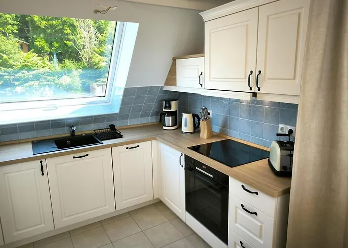 Appartementhaus Mit Meerblick Und Balkon In Hmli Séjour chez l'habitant *