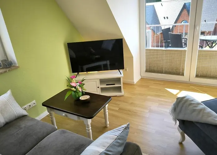 Appartementhaus Mit Meerblick Und Balkon In Hmli *