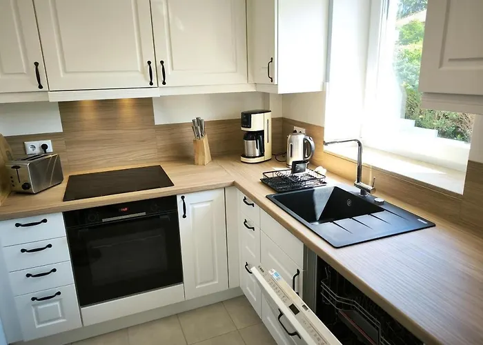 Appartementhaus Mit Meerblick Und Balkon In Hmli Séjour chez l'habitant