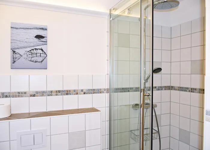 Appartementhaus Mit Meerblick Und Balkon In Hmli