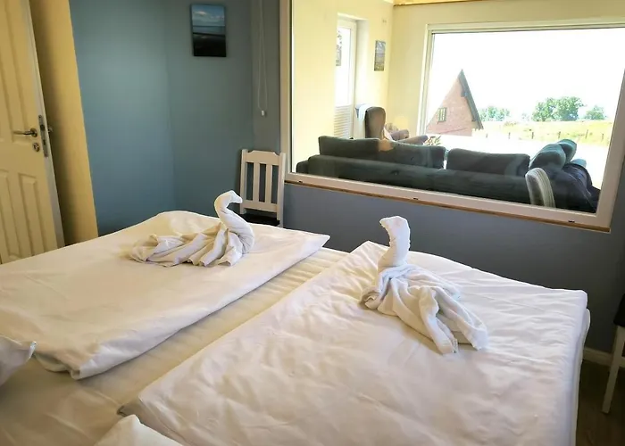 Appartementhaus Mit Meerblick Und Balkon In Hmli *